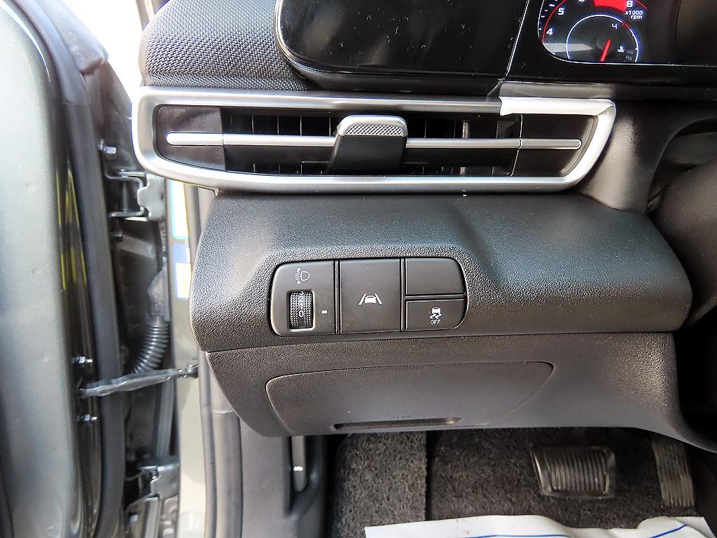 HYUNDAI Avante - Vista 12