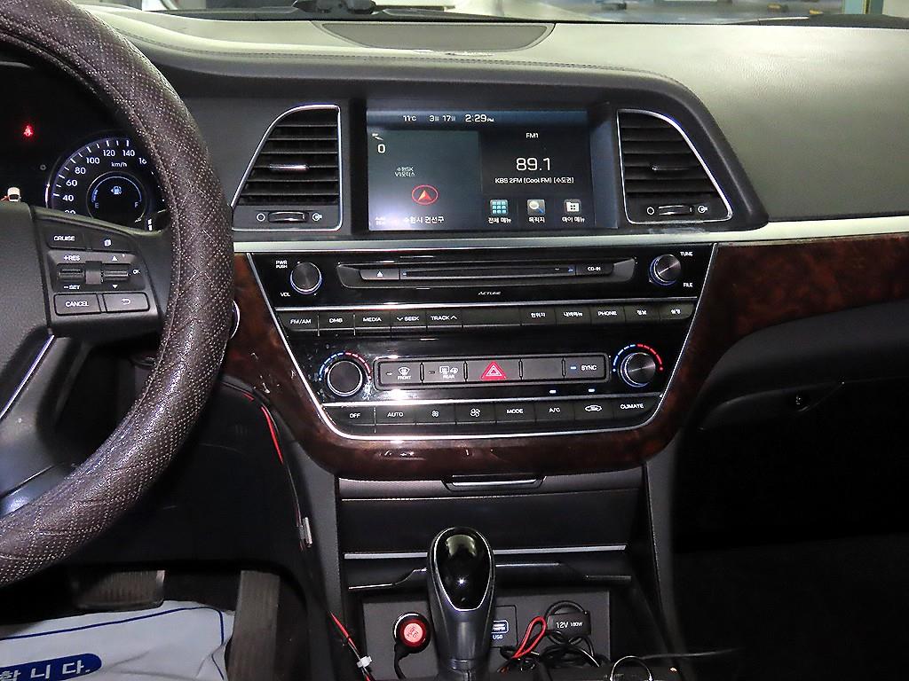 HYUNDAI Aslan - Vista 11