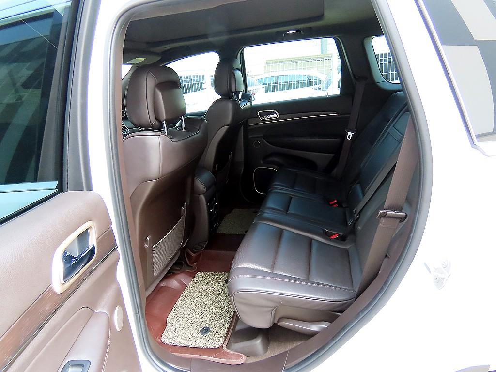 Jeep Cherokee - Vista 6