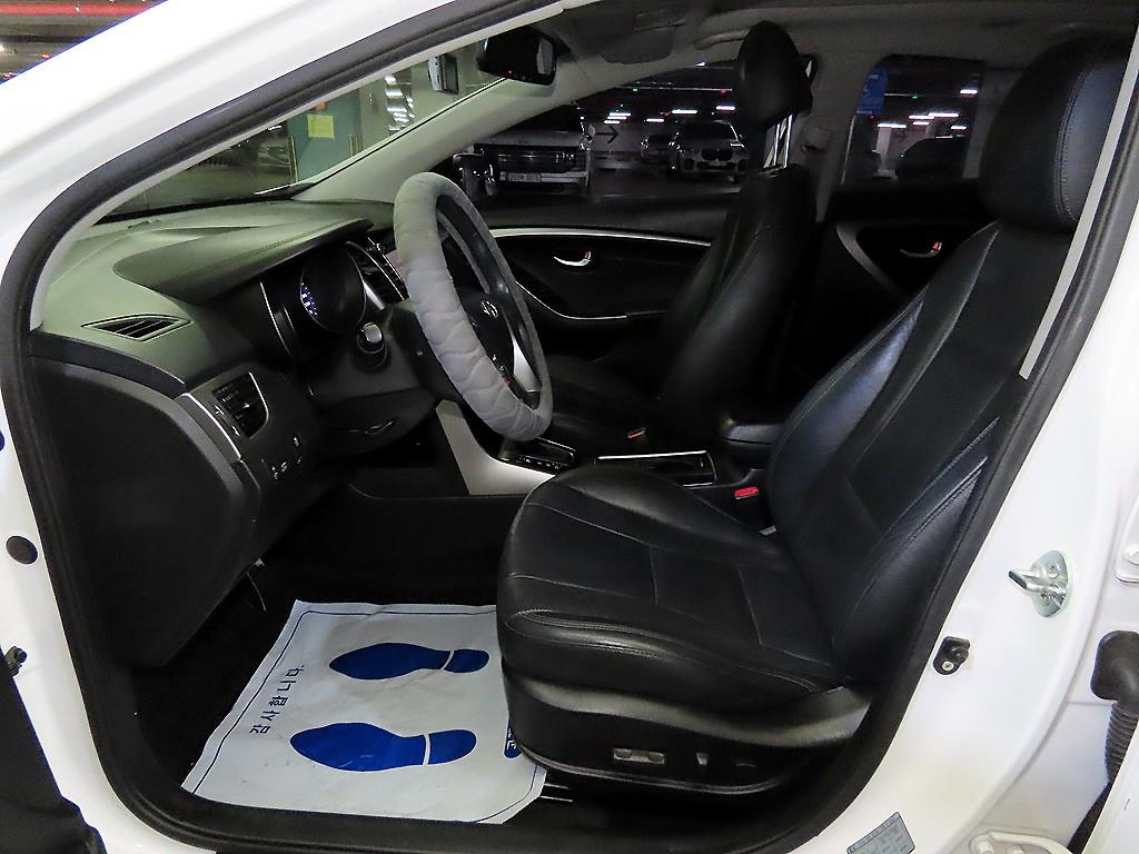 HYUNDAI i30 - Vista 6