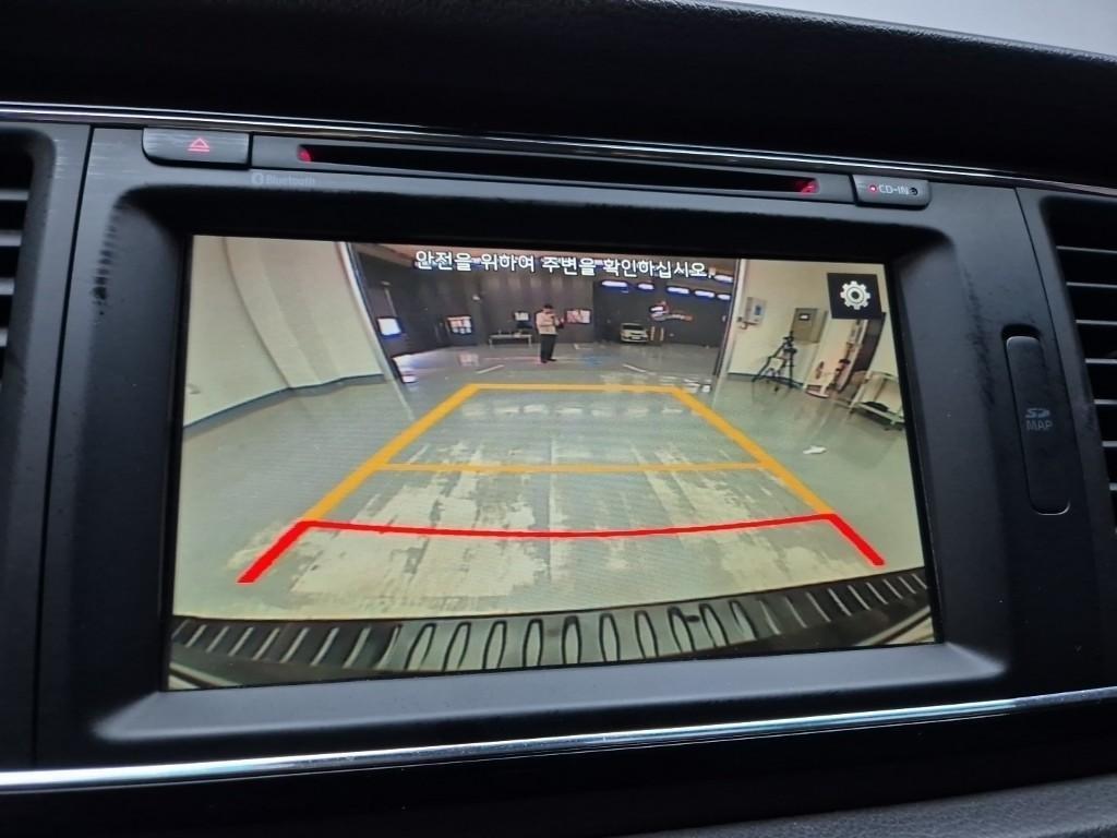 KIA Carnival - Vista 12