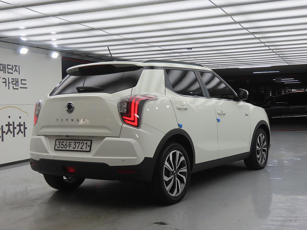 Ssangyong Tivoli - Vista 4