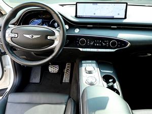 Genesis GV70 - Vista 10