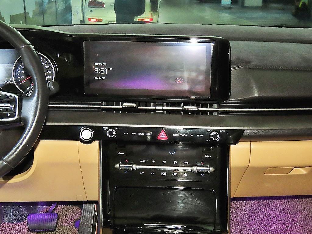 KIA Carnival - Vista 11