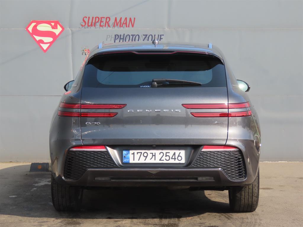 Genesis GV70 - Vista 7