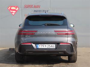 Genesis GV70 - Vista 8