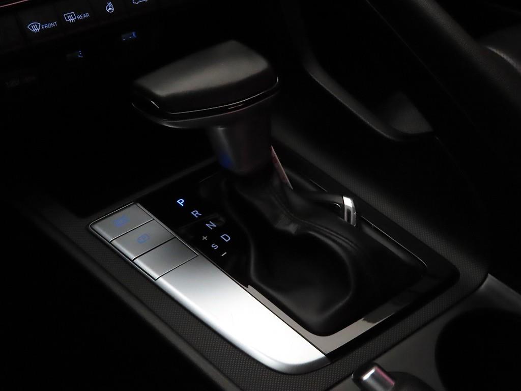 HYUNDAI Avante - Vista 11