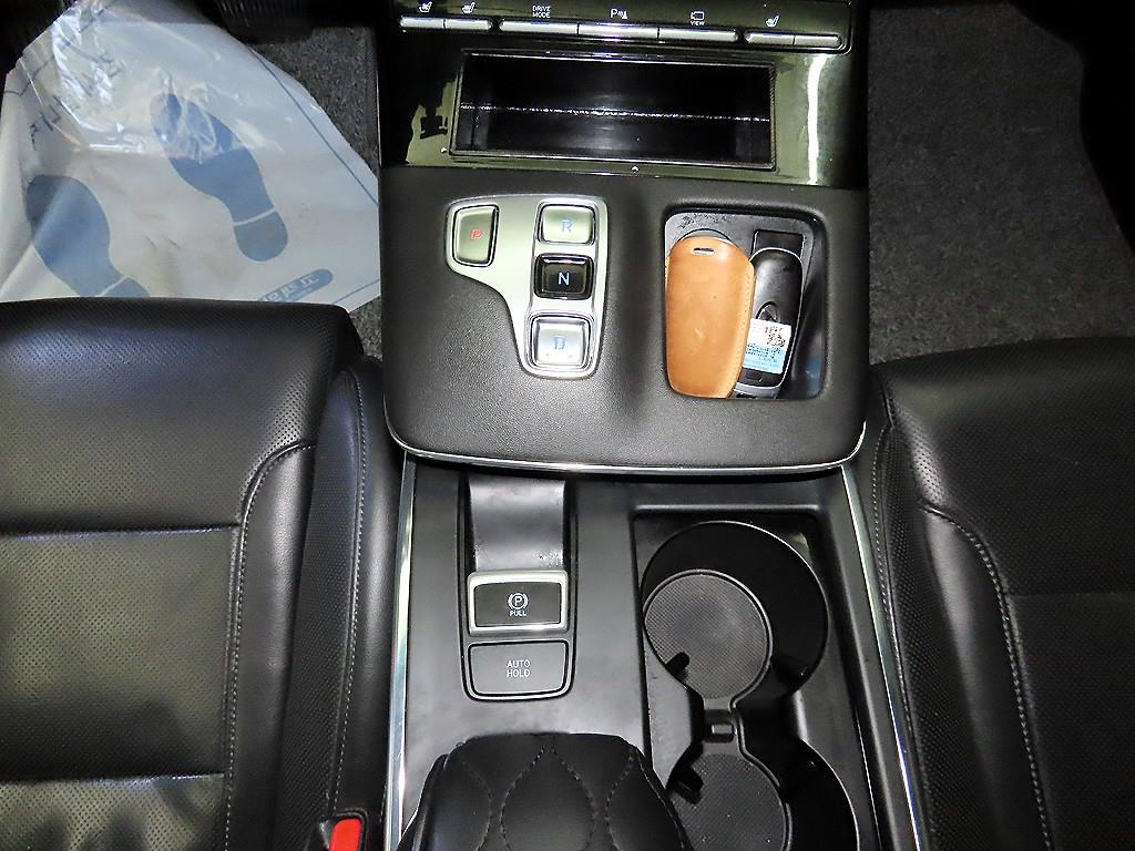 HYUNDAI Grandeur - Vista 12