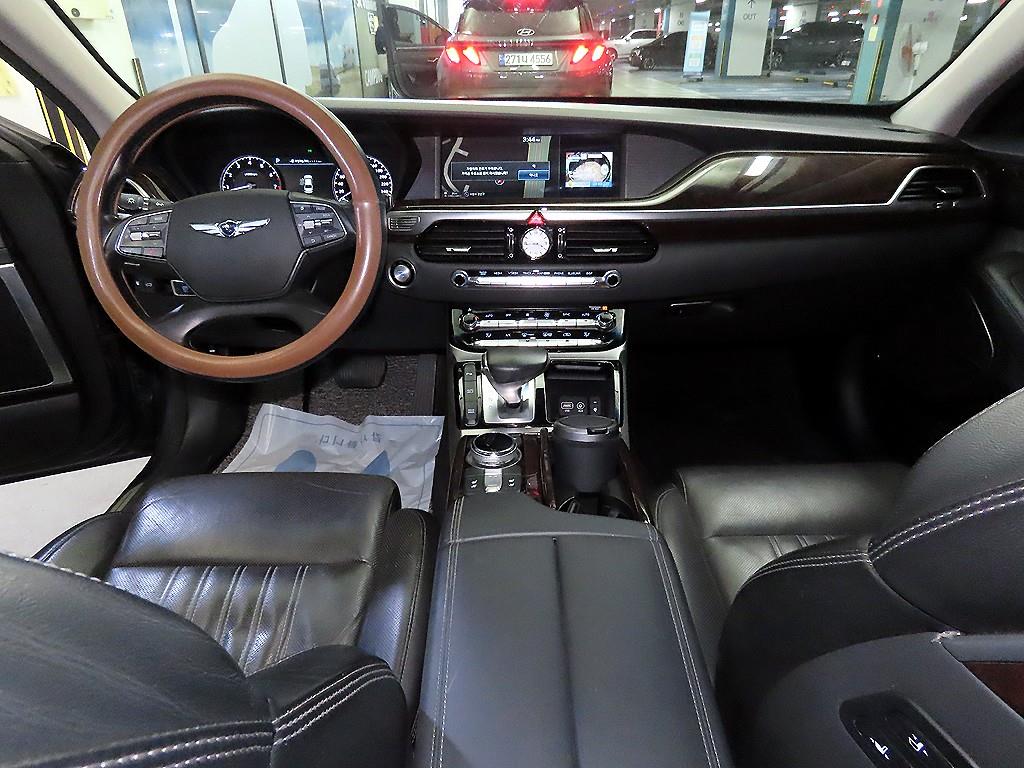 Genesis EQ900 - Vista 10