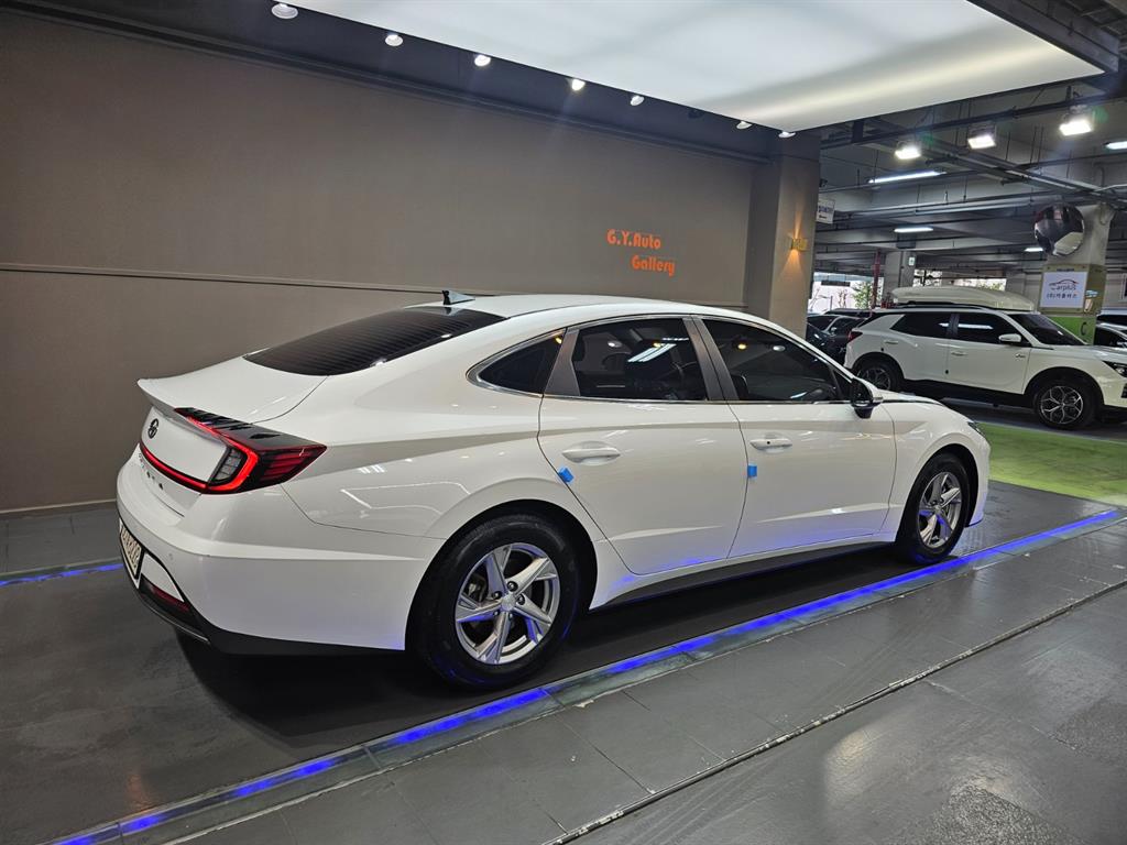 HYUNDAI Sonata - Vista 11