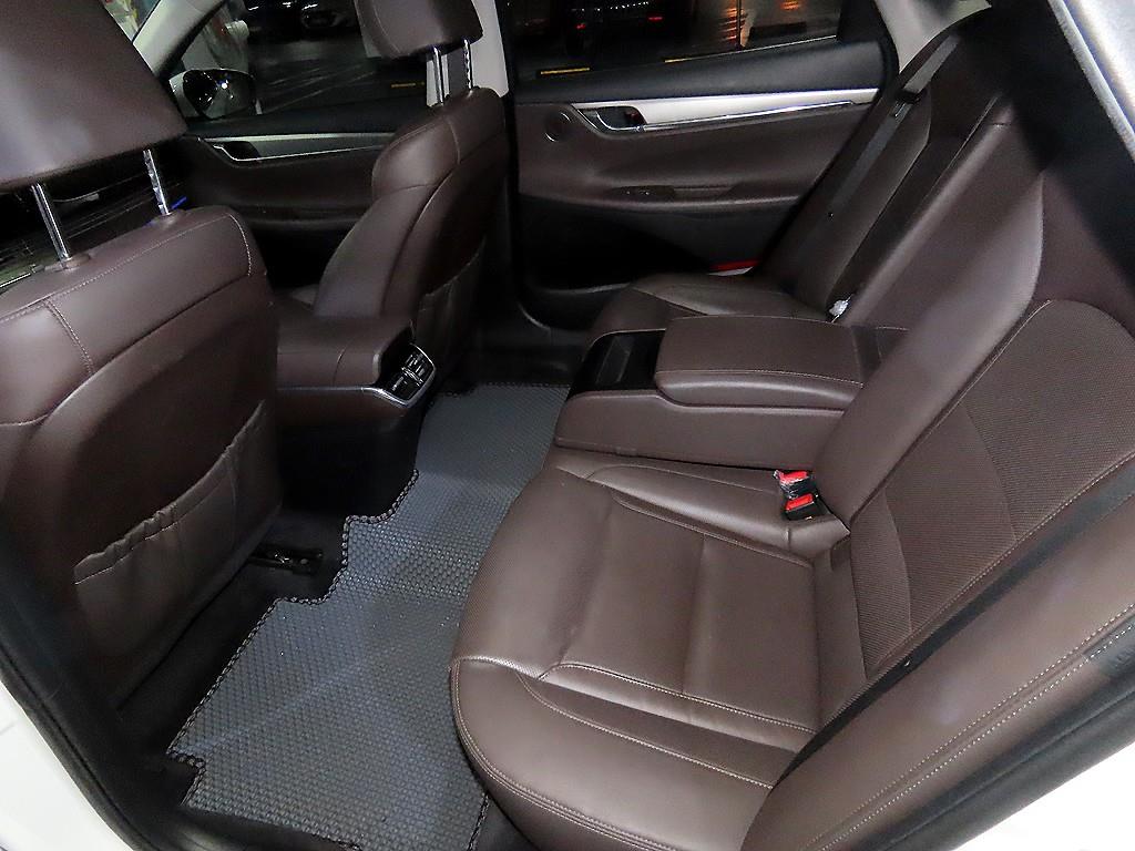 HYUNDAI Grandeur - Vista 7