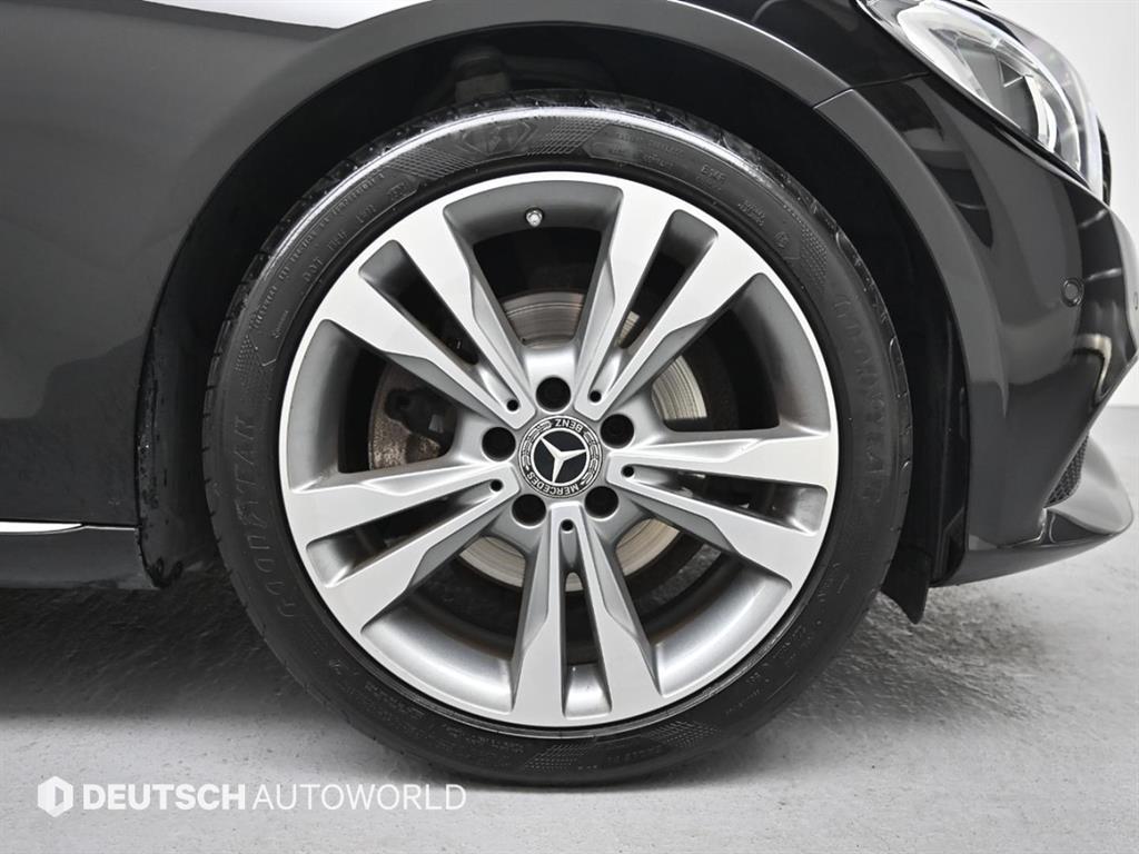 Mercedes Benz C Class 2018 Negro - Importación desde Corea - HF Imports Iquique - Foto 17