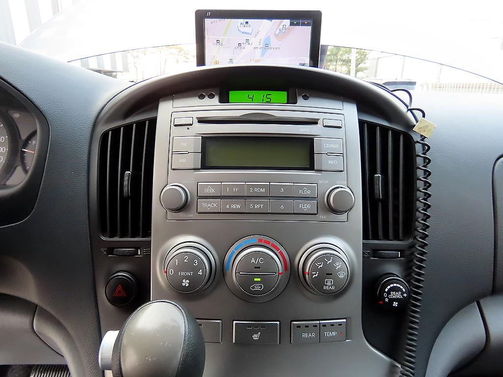 HYUNDAI Starex 2012 Gris - Importación desde Corea - HF Imports Iquique - Foto 13