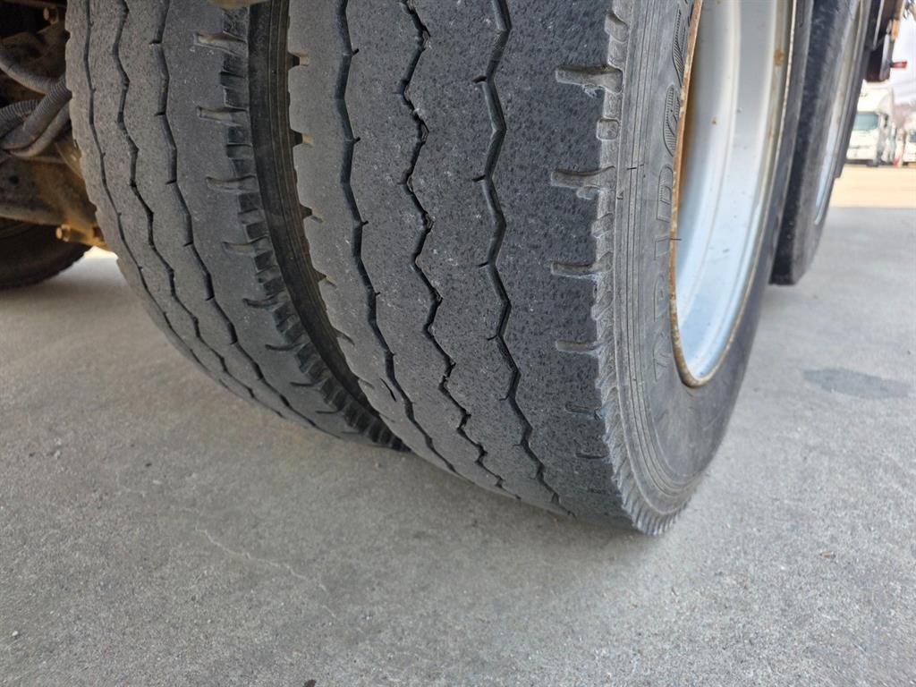 medium and large cargo truck - Vista 10