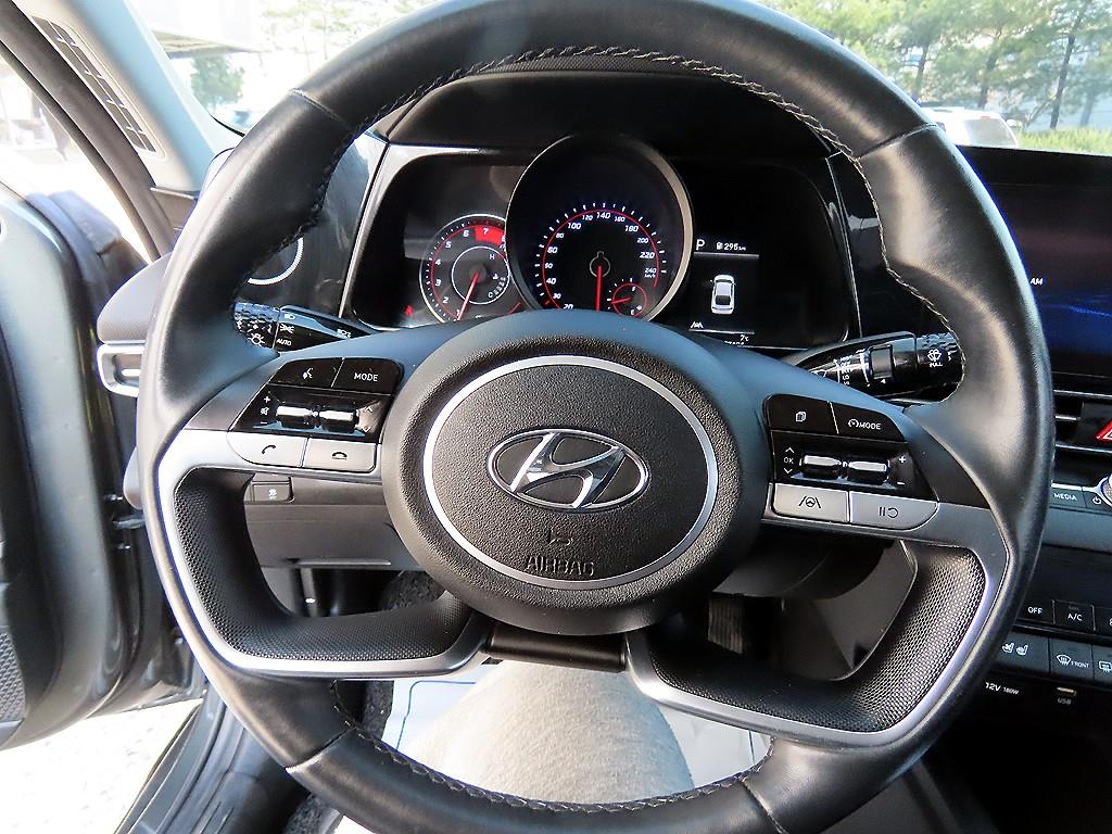 HYUNDAI Avante - Vista 8