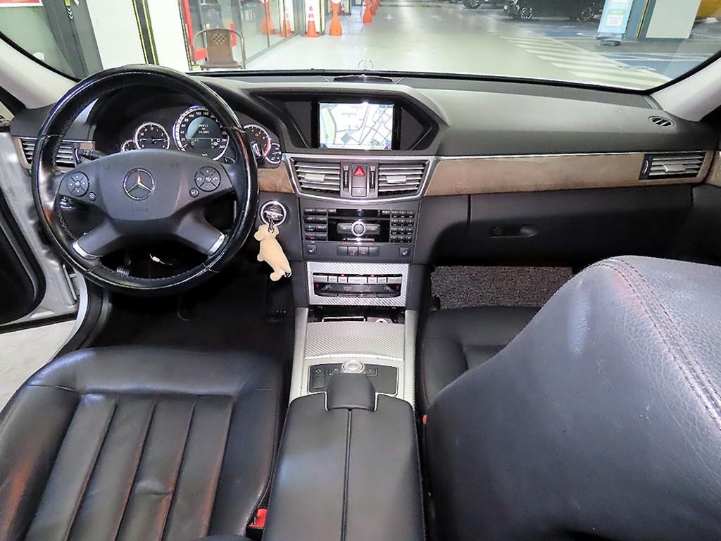 Mercedes Benz E class - Vista 10