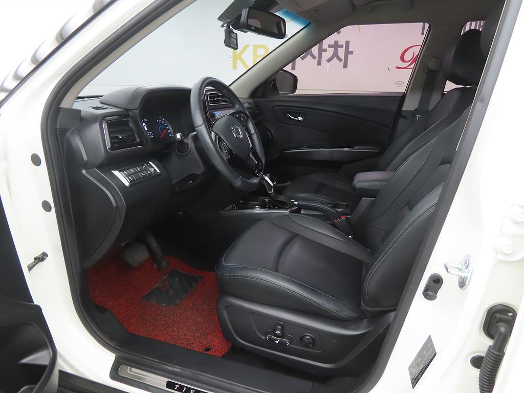 Ssangyong Tivoli - Vista 5