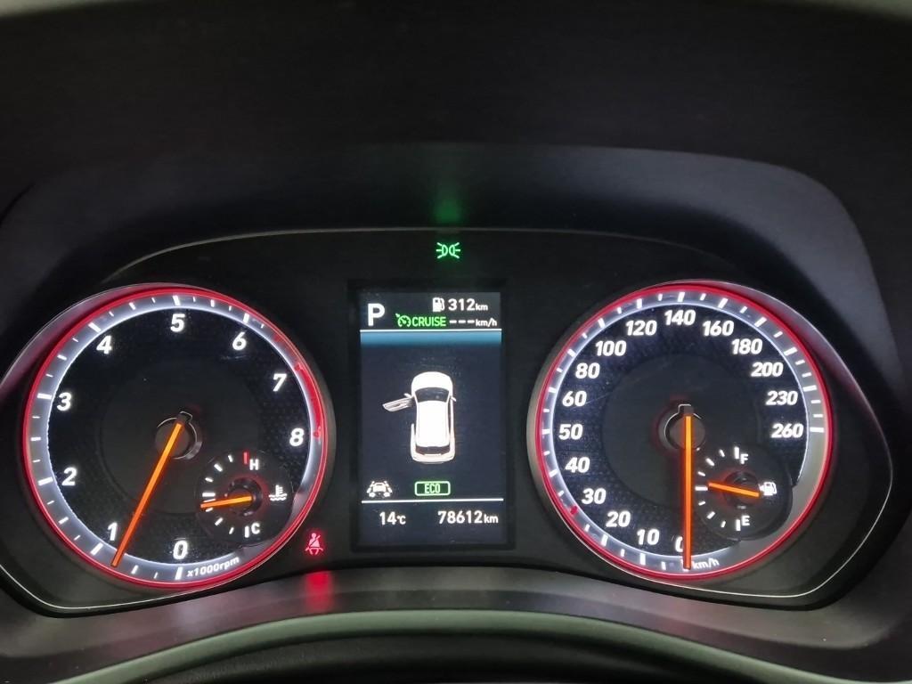 HYUNDAI Veloster - Vista 6