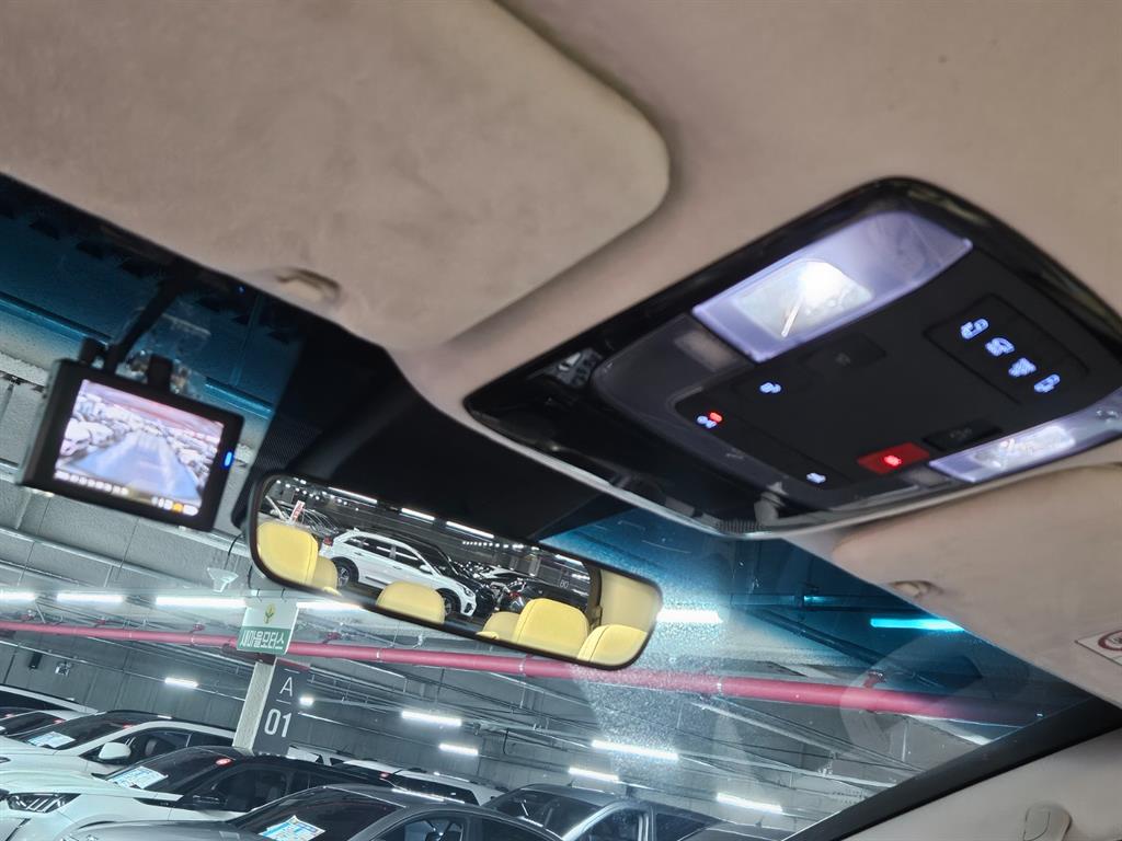 HYUNDAI Staria - Vista 12