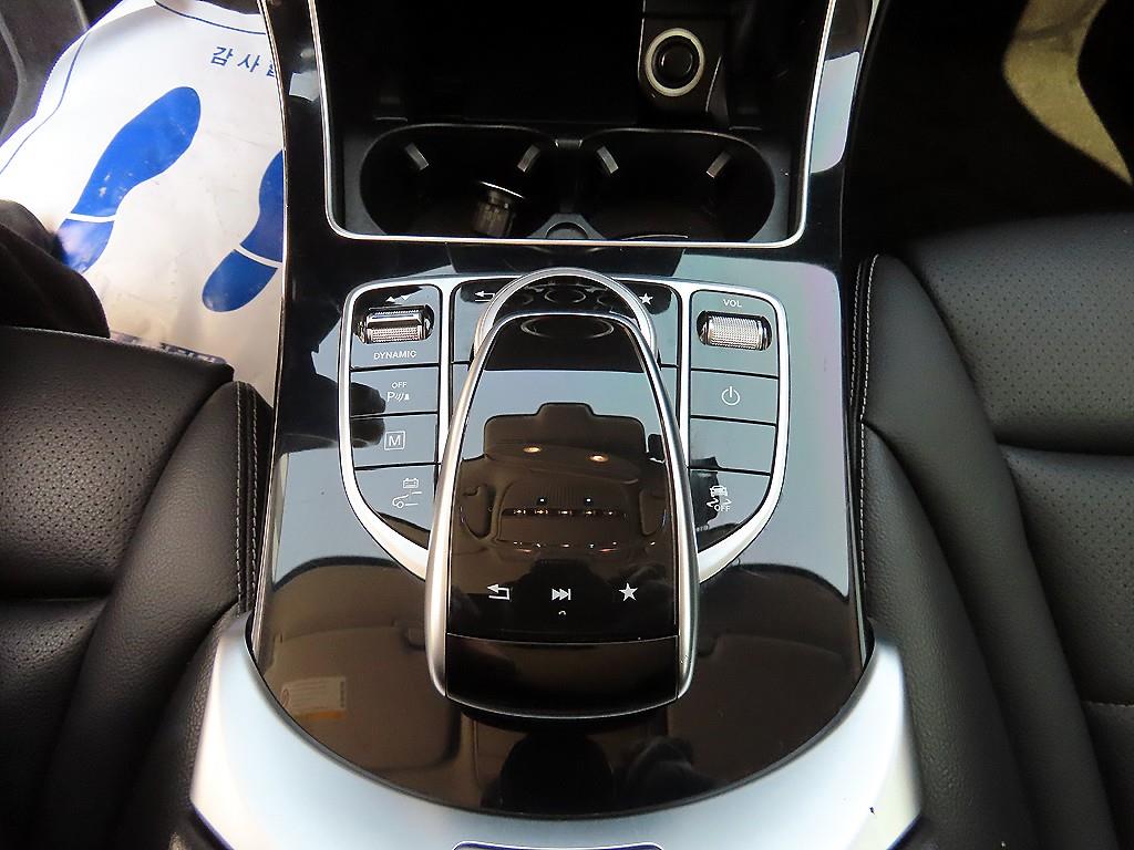 Mercedes Benz GLC Class - Vista 12