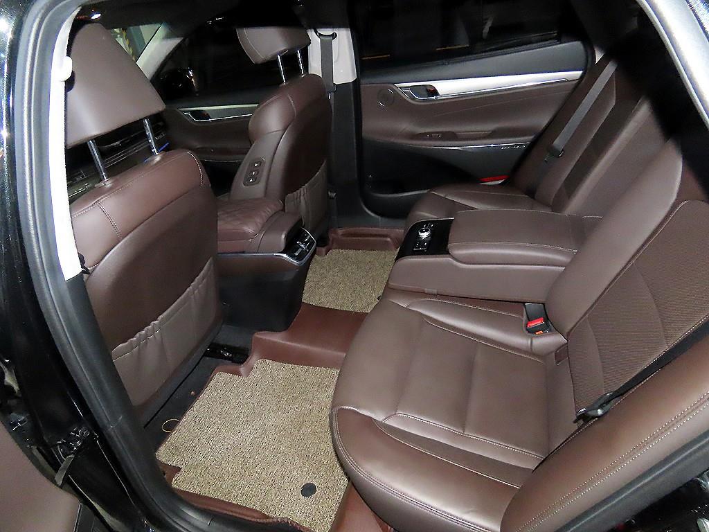 HYUNDAI Grandeur - Vista 7