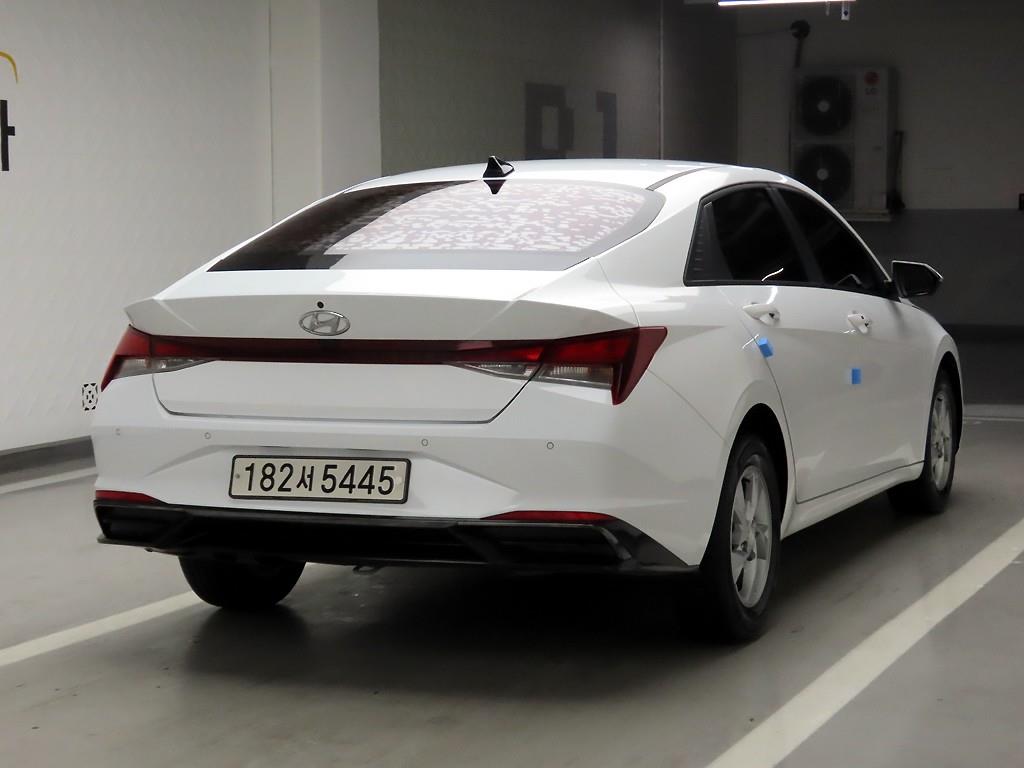 HYUNDAI Avante - Vista 4