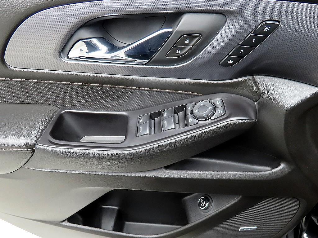 Chevrolet Travers - Vista 11