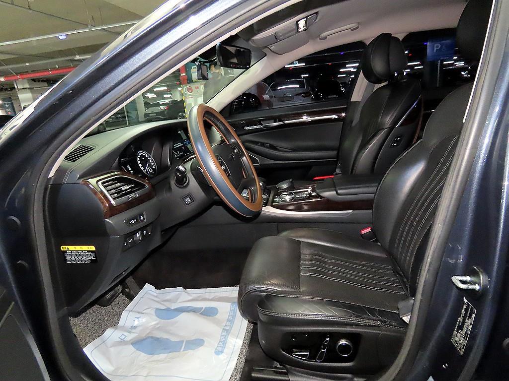 Genesis EQ900 - Vista 6