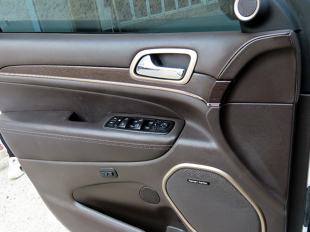 Jeep Cherokee - Vista 11