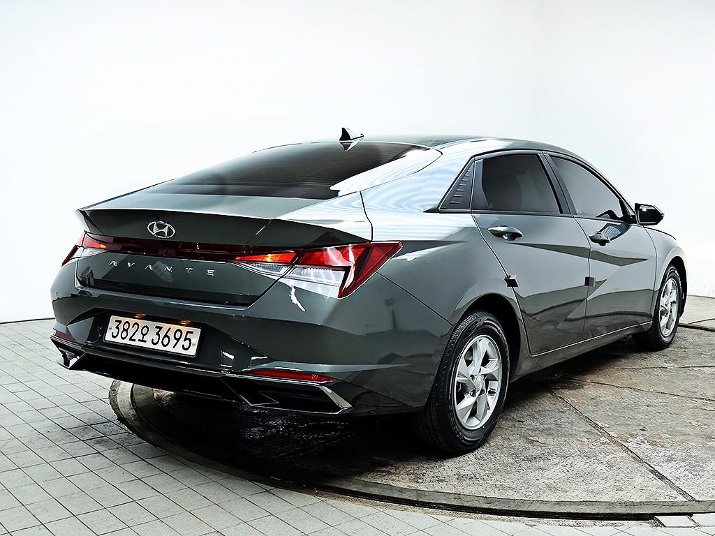 HYUNDAI Avante - Vista 7