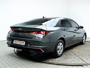 HYUNDAI Avante - Vista 8