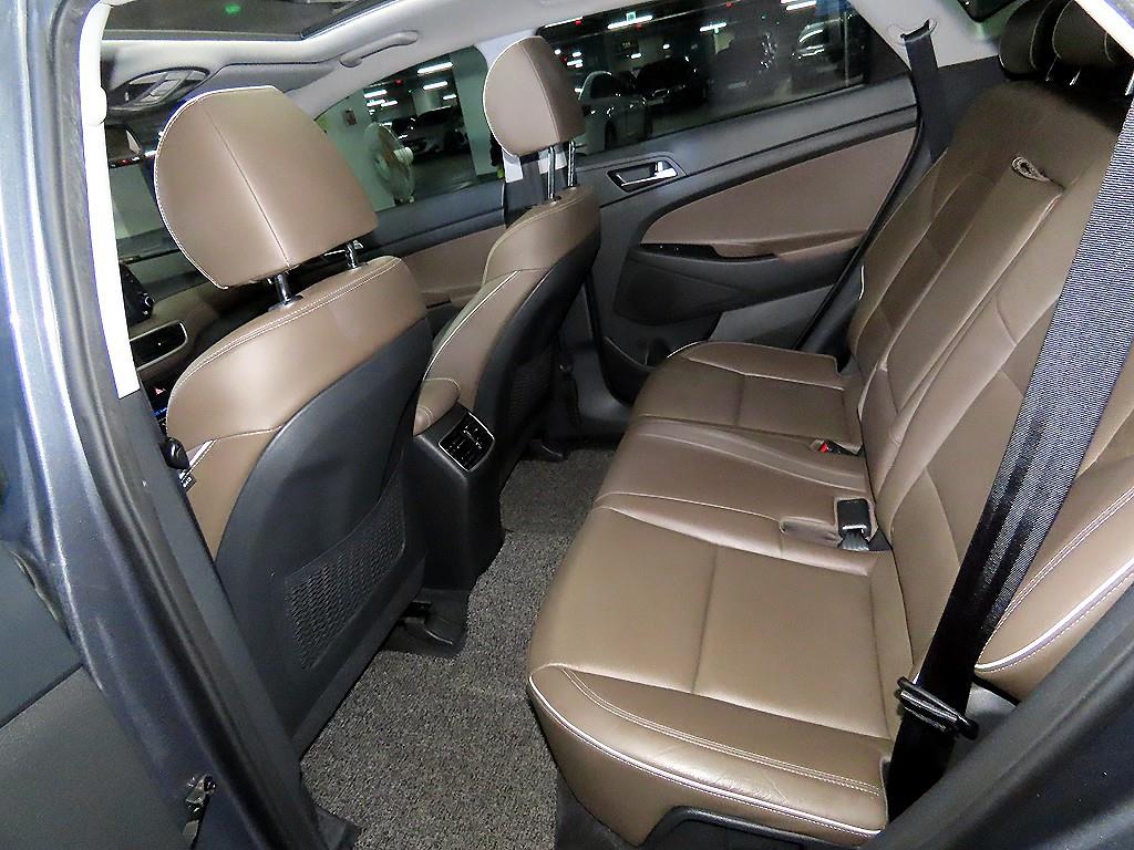 HYUNDAI Tucson - Vista 7