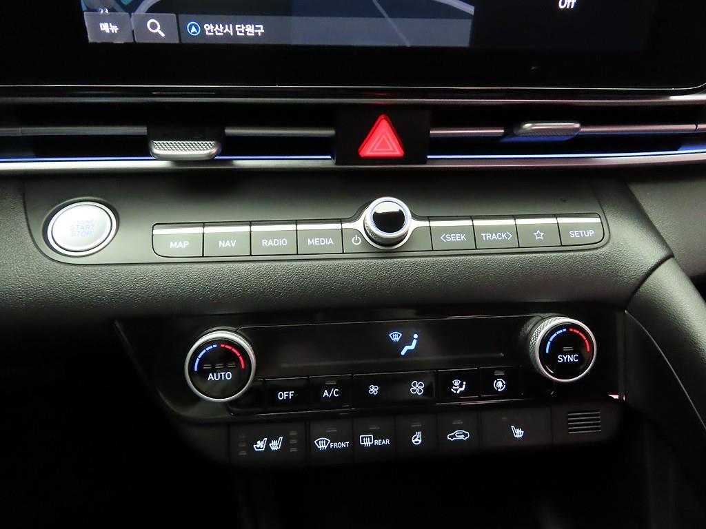 HYUNDAI Avante - Vista 10