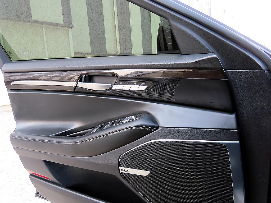 Genesis EQ900 - Vista 12