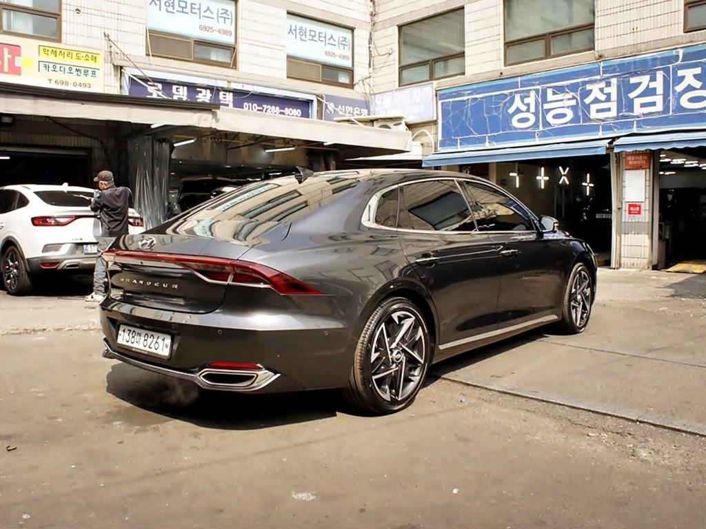 HYUNDAI Grandeur - Vista 7