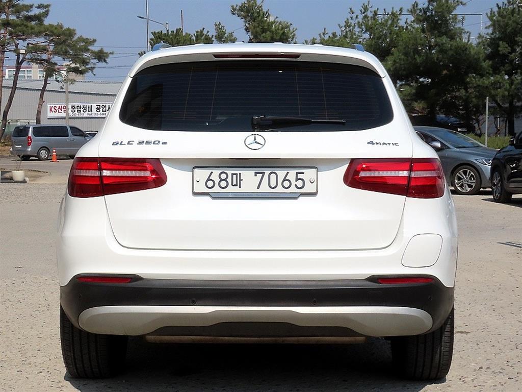 Mercedes Benz GLC Class - Vista 4