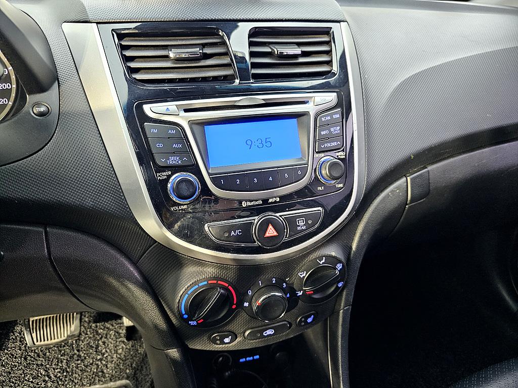 HYUNDAI Accent 2012 Blanco - Importación desde Corea - HF Imports Iquique - Foto 16