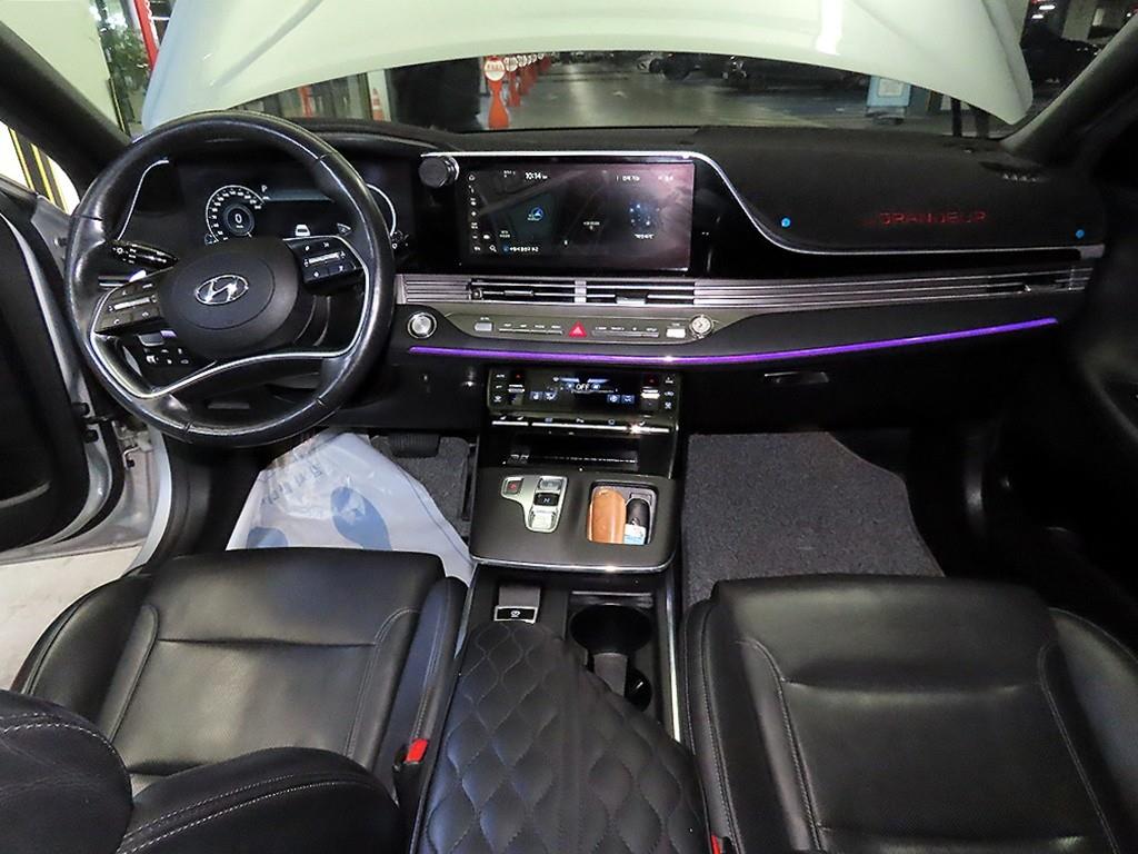 HYUNDAI Grandeur - Vista 10