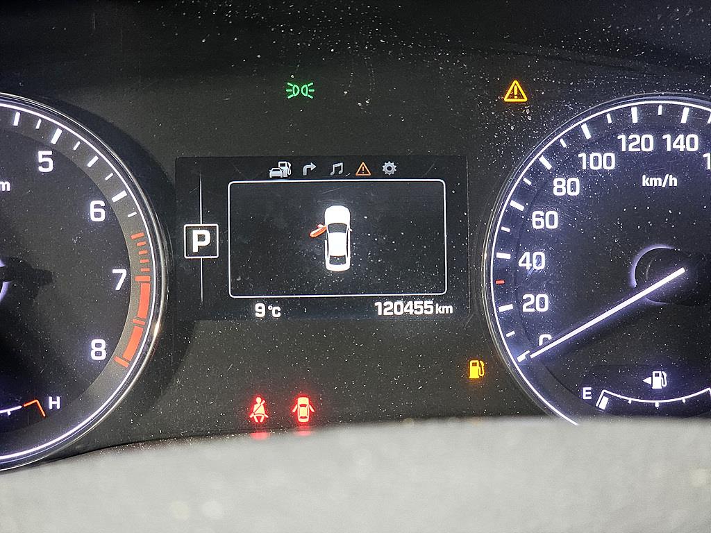 HYUNDAI Genesis - Vista 6