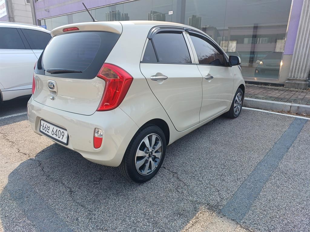 KIA Morning - Vista 5