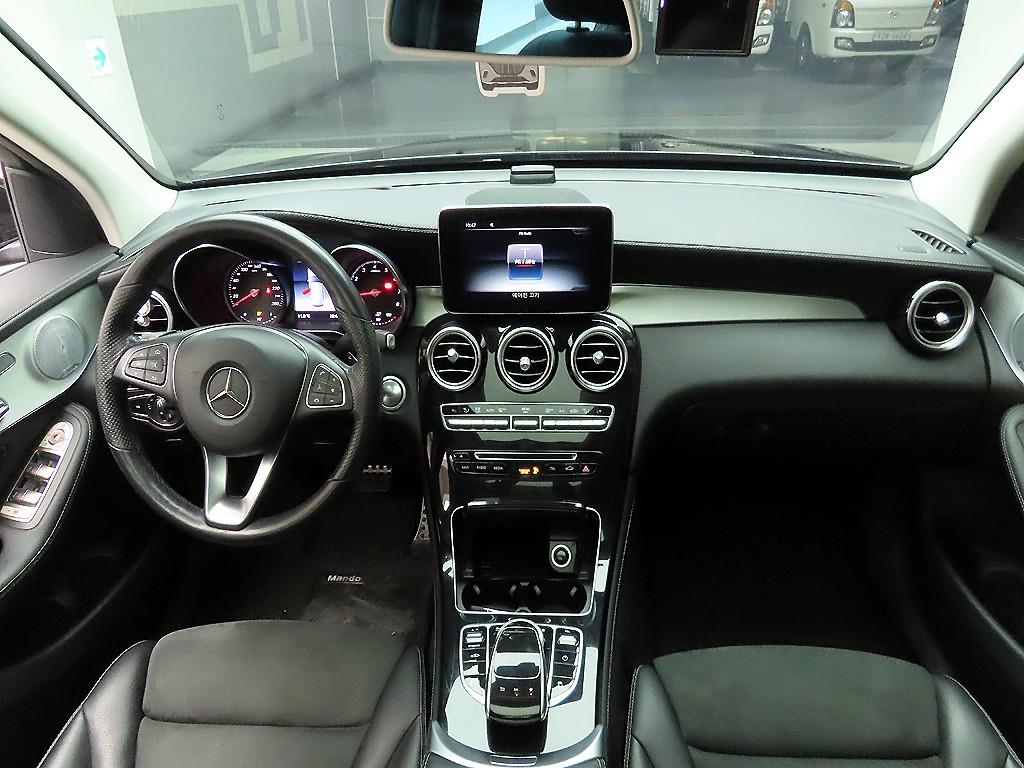 Mercedes Benz GLC Class - Vista 8