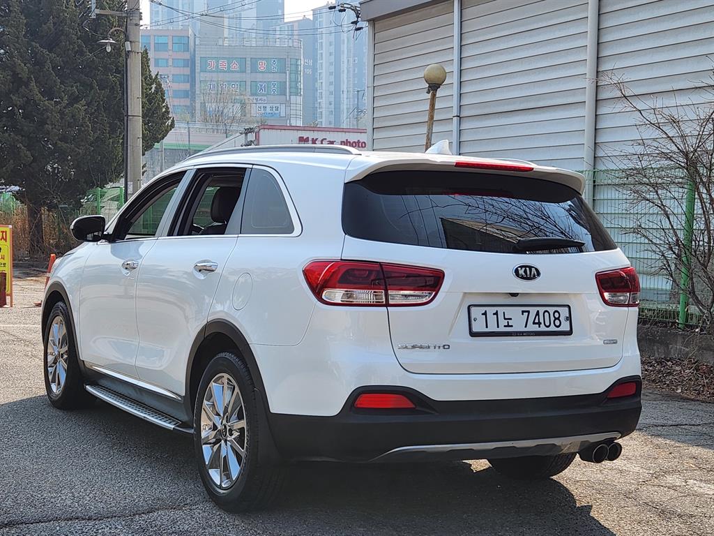 KIA Sorento - Vista 8