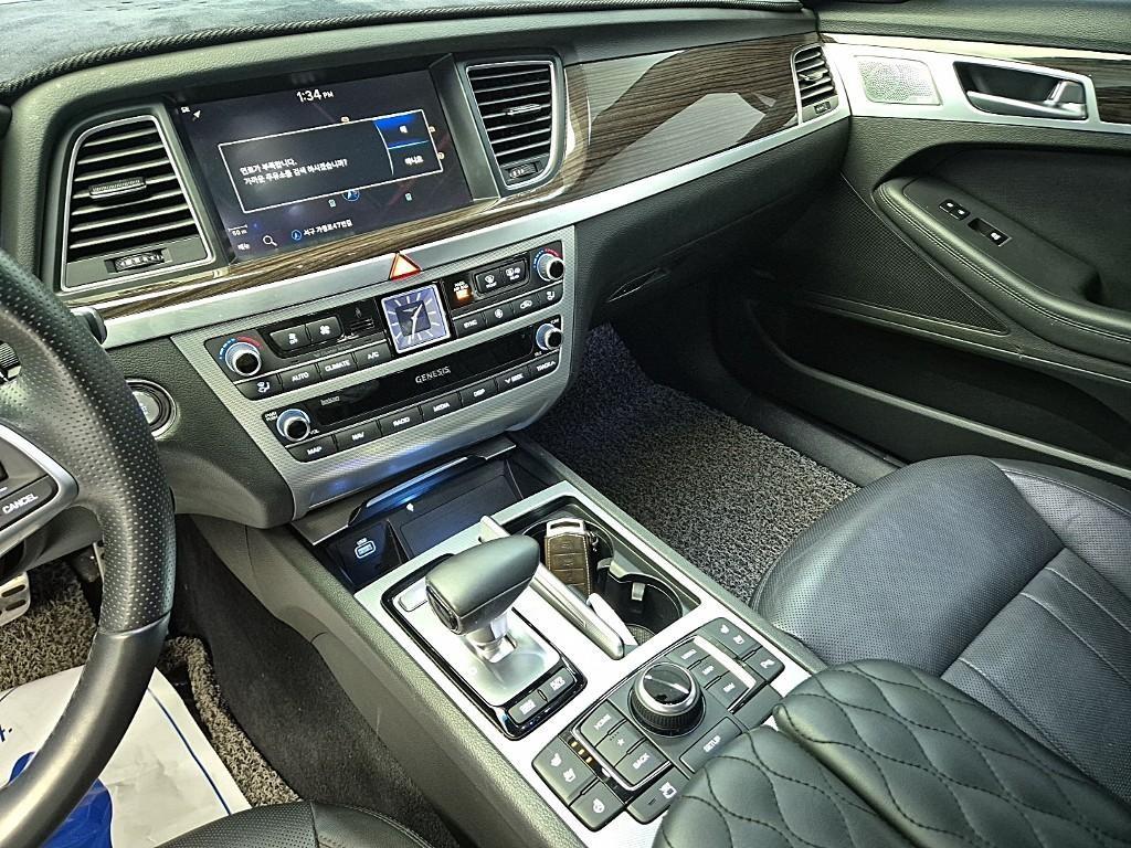 Genesis G80 - Vista 10