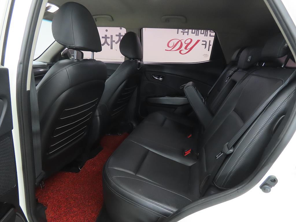 Ssangyong Tivoli - Vista 6