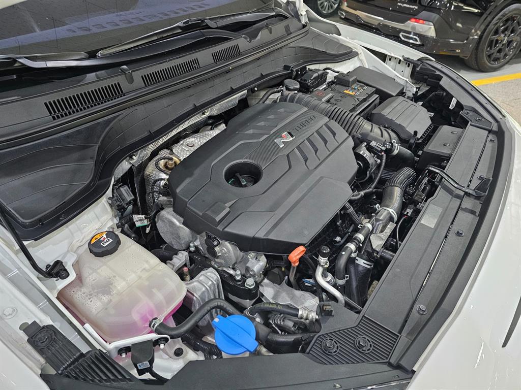 HYUNDAI Kona - Vista 5