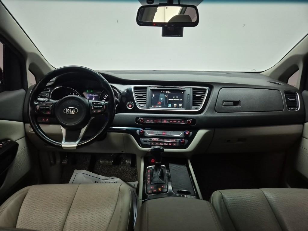 KIA Carnival - Vista 7