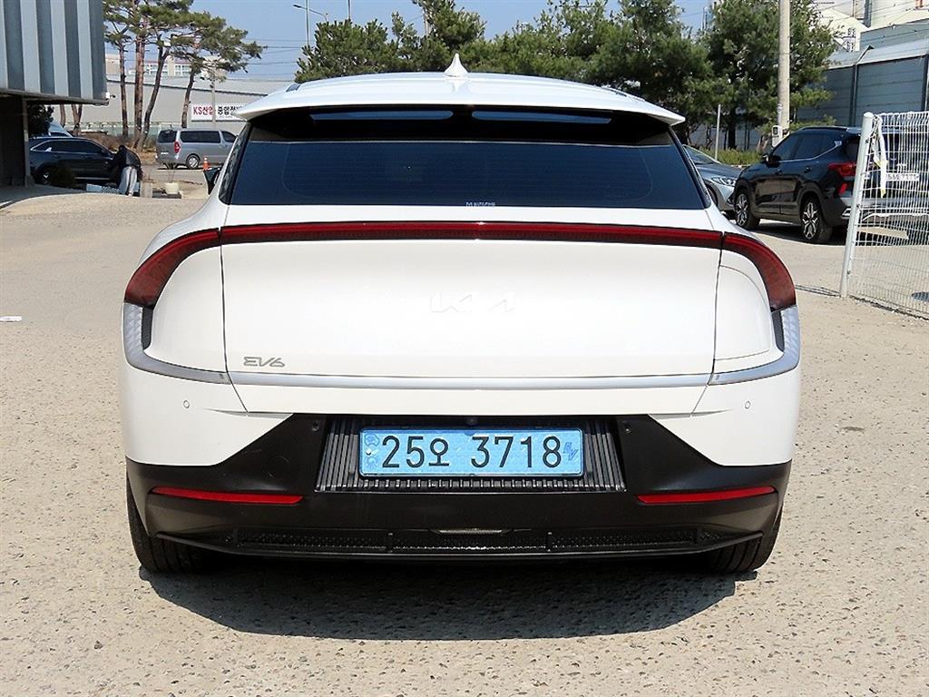 KIA EV6 - Vista 4