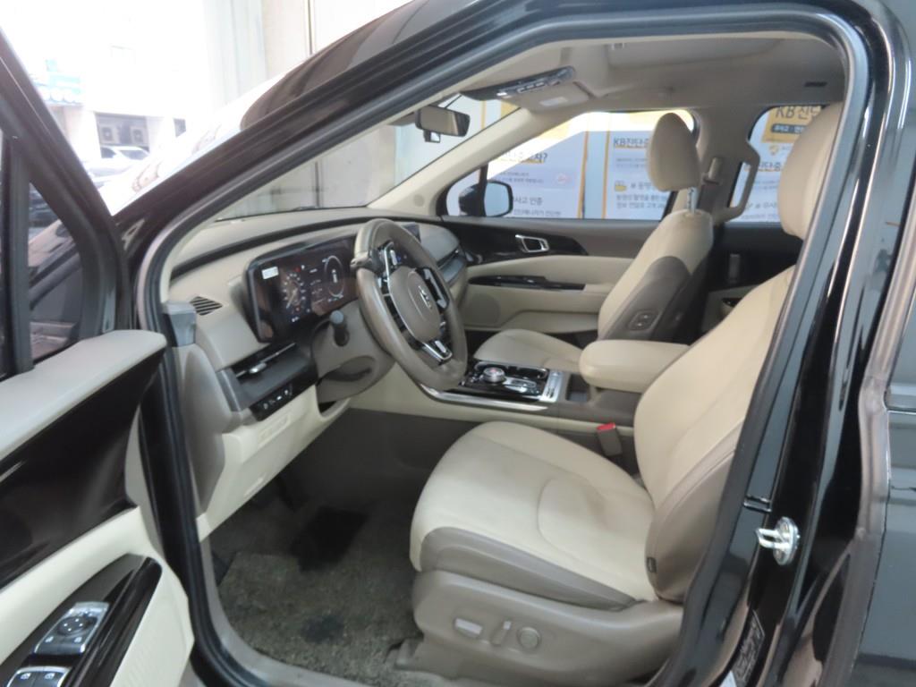 KIA Carnival - Vista 5