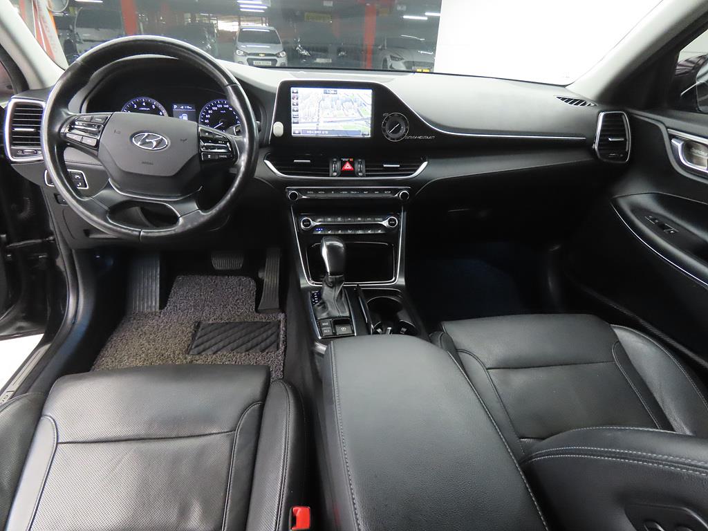 HYUNDAI Grandeur - Vista 7