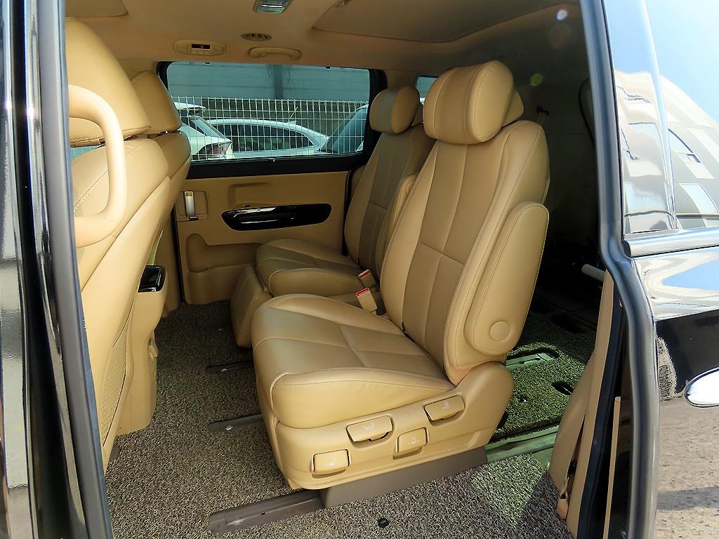 KIA Carnival - Vista 6